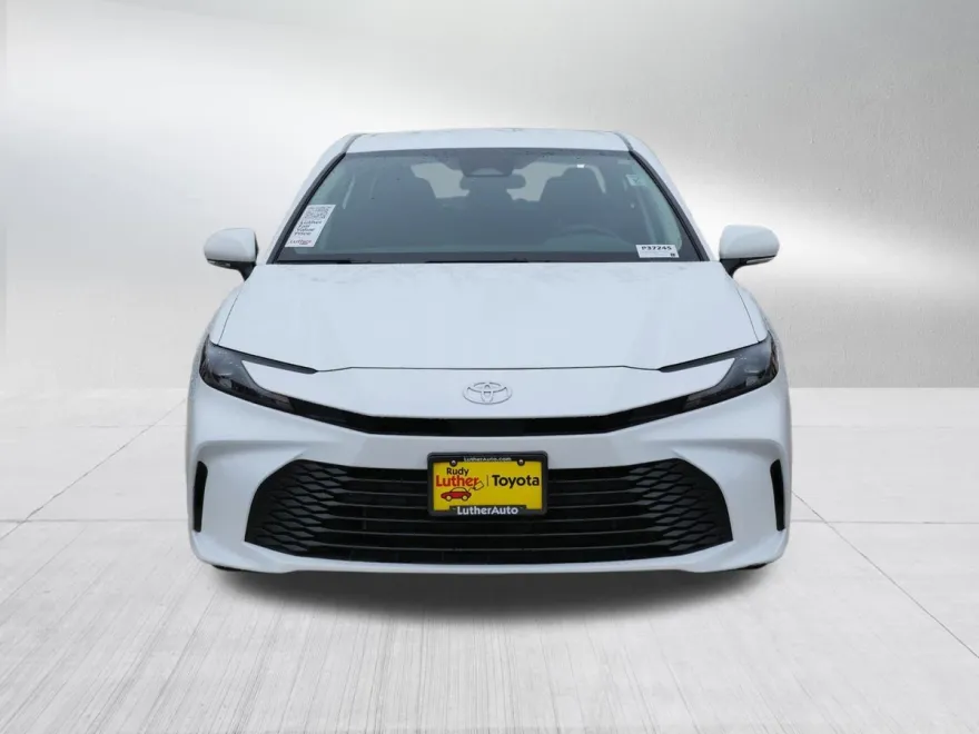 2025 Toyota Camry LE photo 1