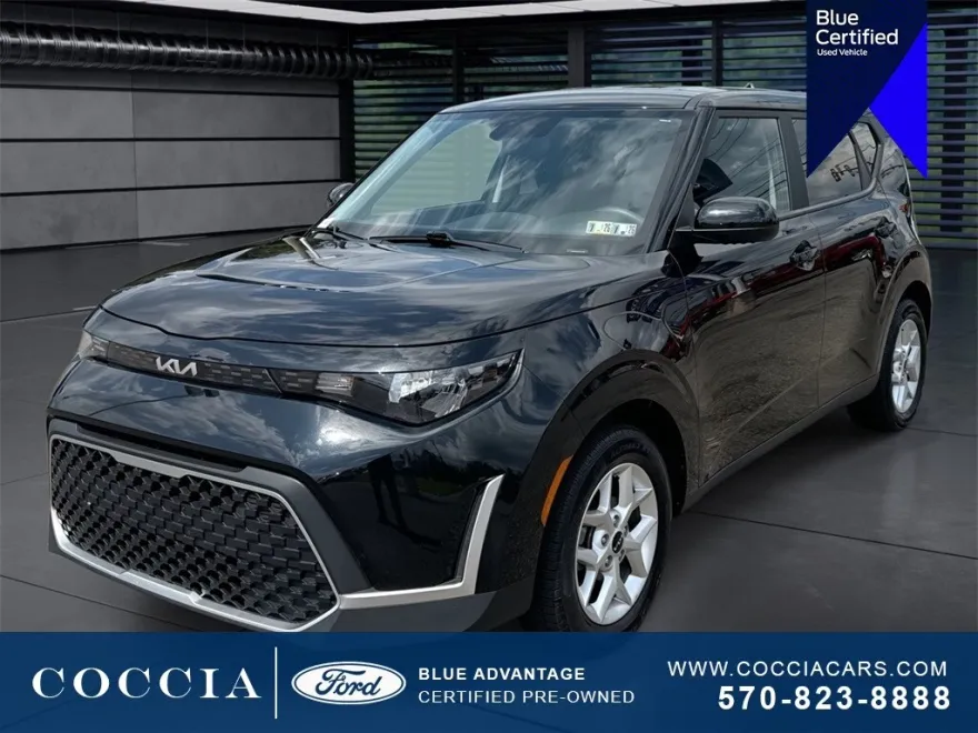 2023 Kia Soul LX photo 1
