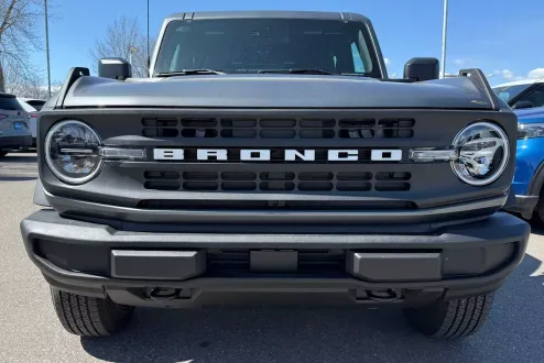 2025 Ford Bronco Base photo 2