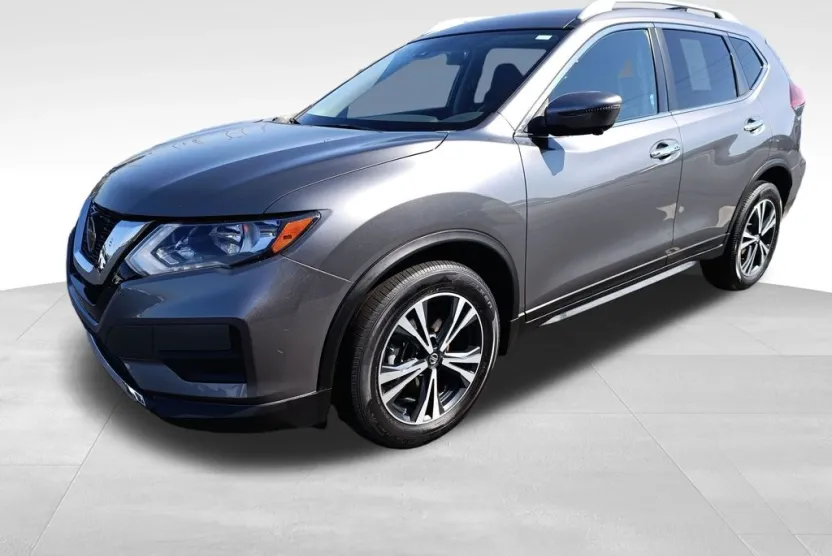 2020 Nissan Rogue SV photo 1