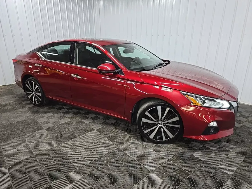 2019 Nissan Altima 2.5 Platinum photo 1