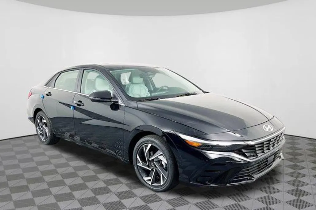 2025 Hyundai Elantra Hybrid Limited photo 1