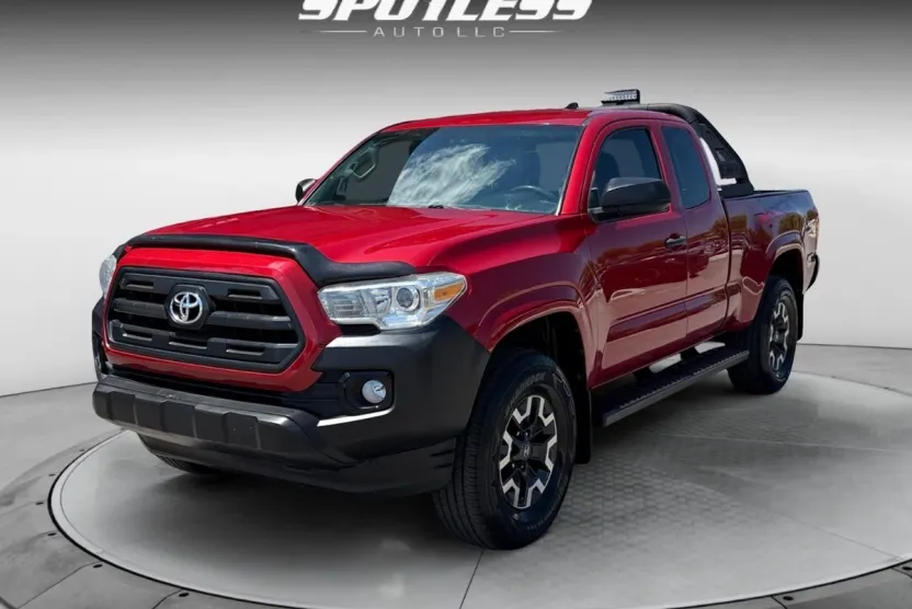 2017 Toyota Tacoma SR5 Access Cab photo 1