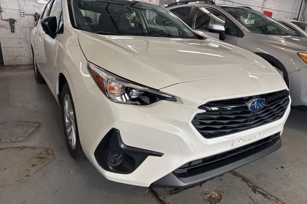 2024 Subaru Impreza Base photo 1