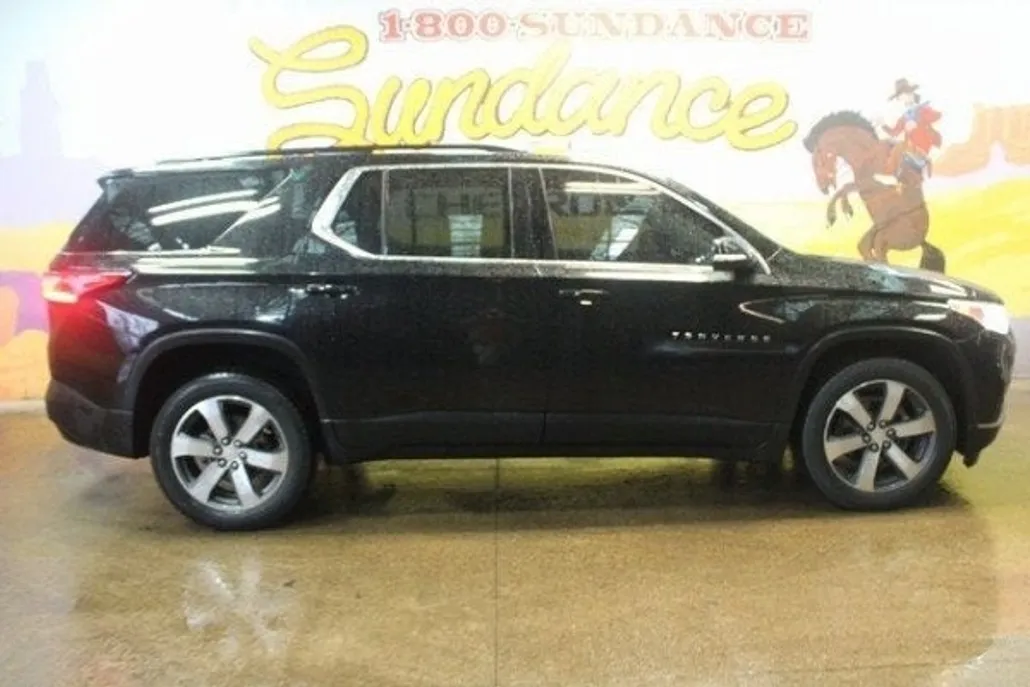 2021 Chevrolet Traverse Leather photo 1