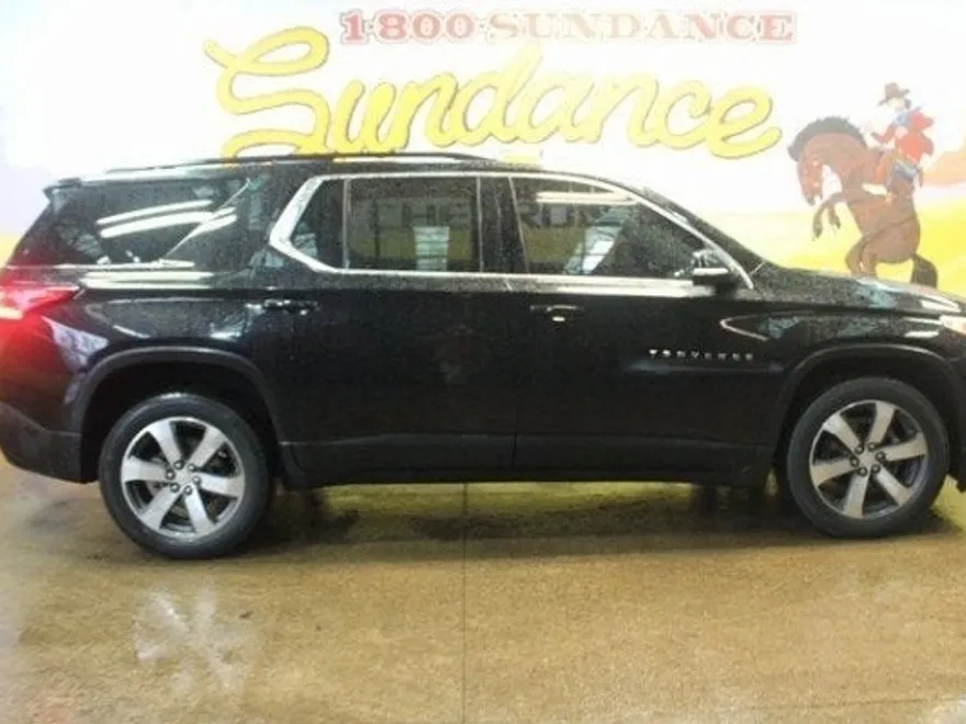 2021 Chevrolet Traverse Leather photo 1