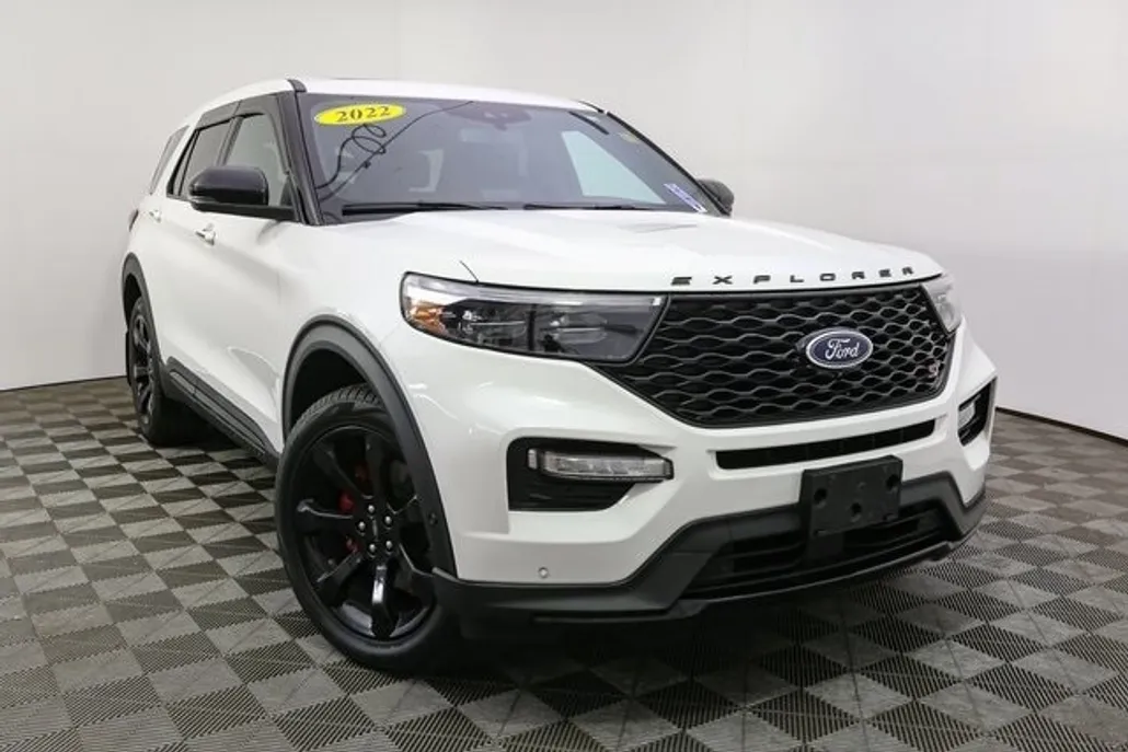 2022 Ford Explorer ST photo 1