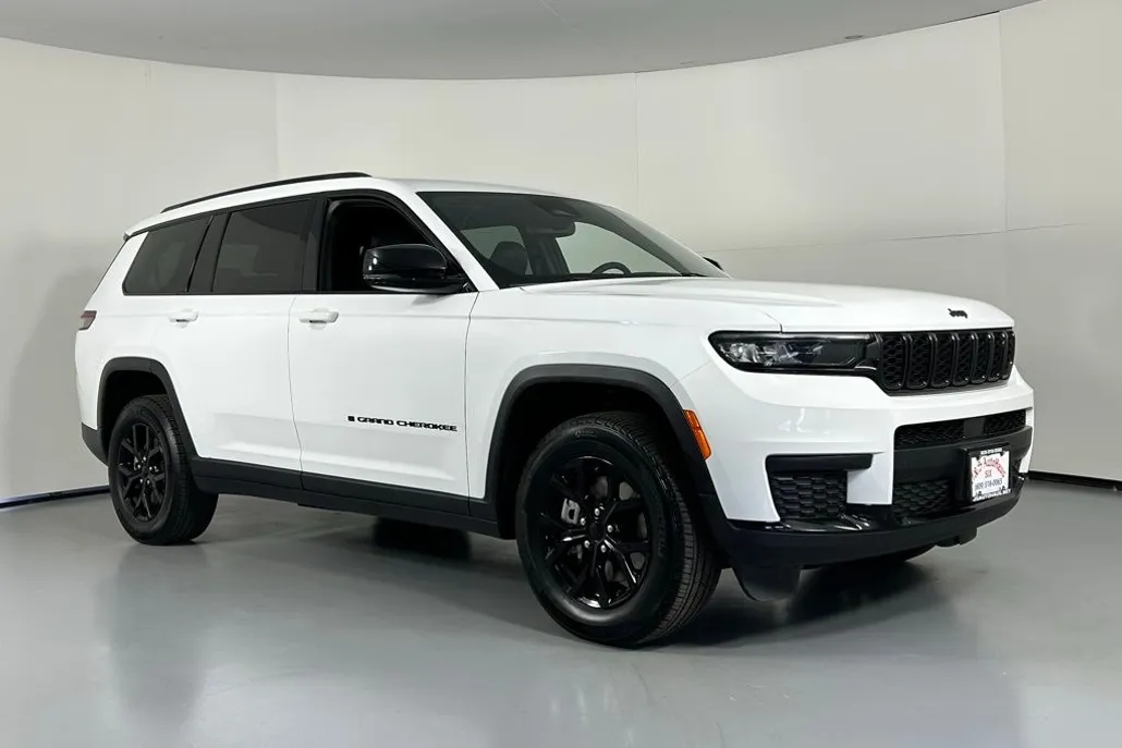 2024 Jeep Grand Cherokee Altitude photo 1