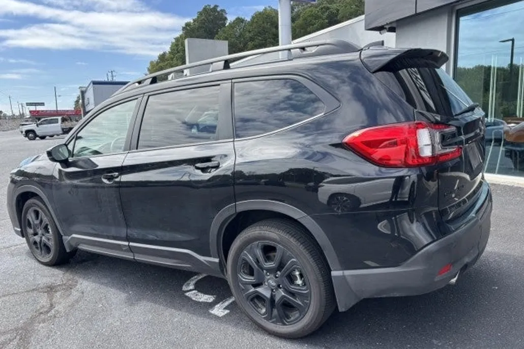 2025 Subaru Ascent Onyx Edition photo 1