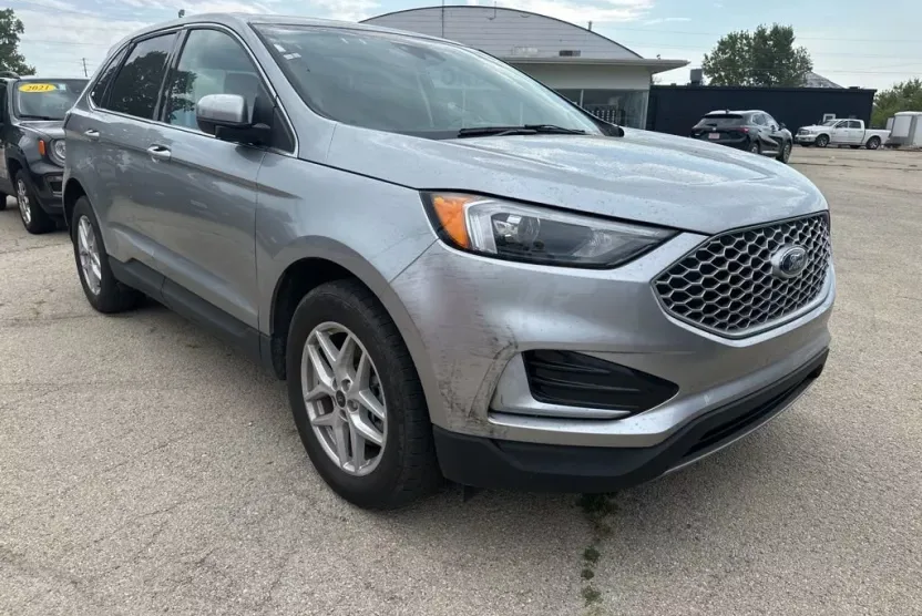 2024 Ford Edge SEL photo 1