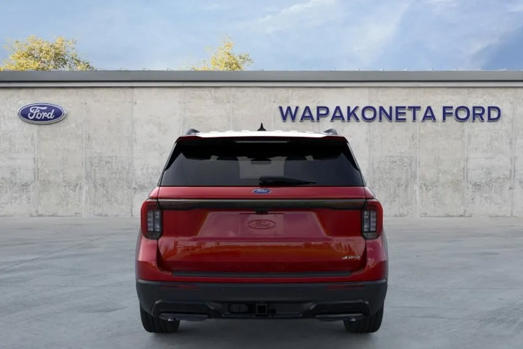 2025 Ford Explorer ST-Line photo 1