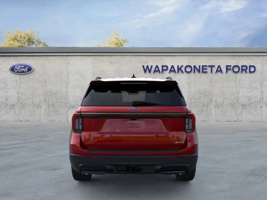 2025 Ford Explorer ST-Line photo 1