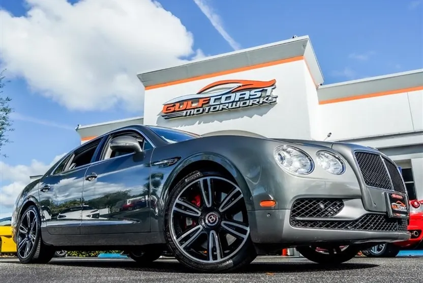 2017 Bentley Flying Spur V8 S photo 1