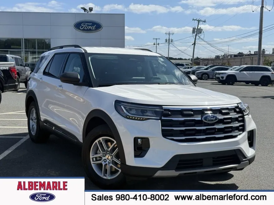 2025 Ford Explorer photo 1