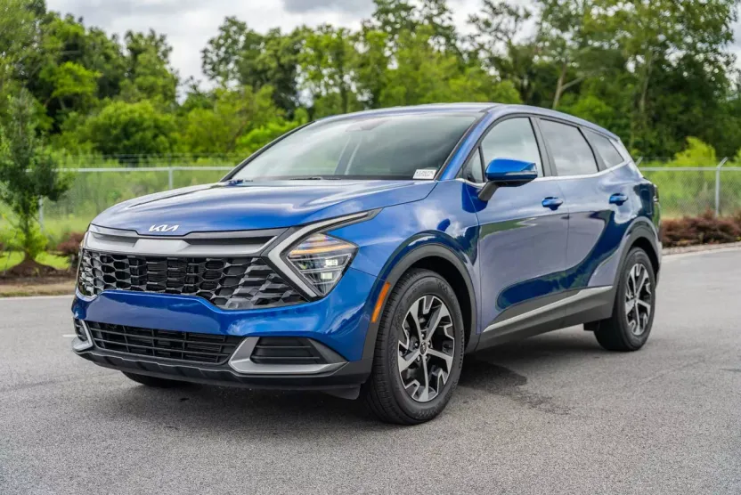 2025 Kia Sportage EX photo 1