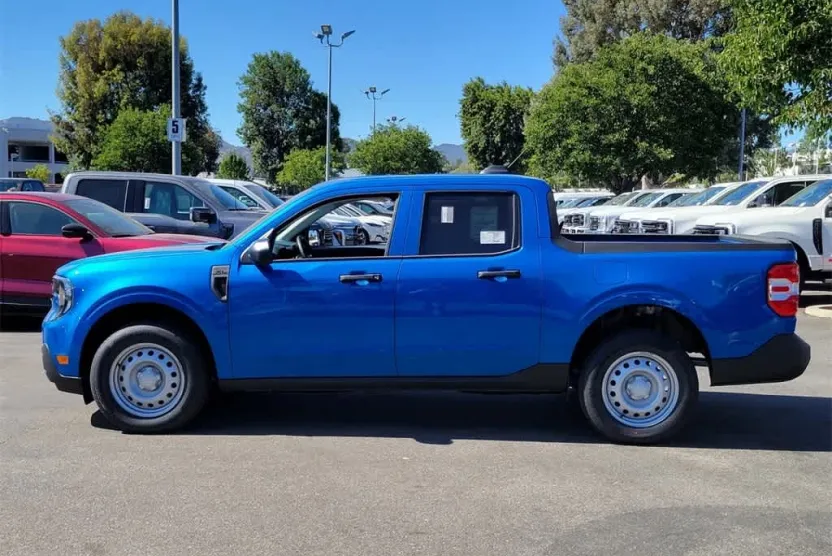 2025 Ford Maverick XL photo 1