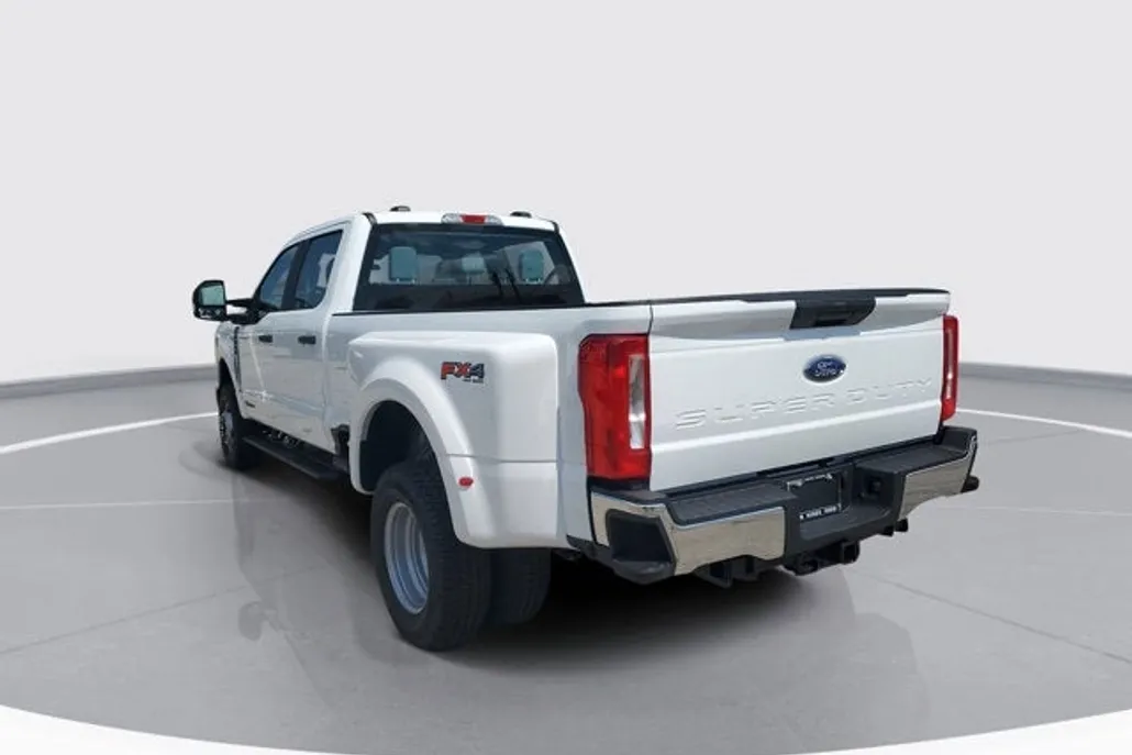 2026 Ford F-350 XL photo 1