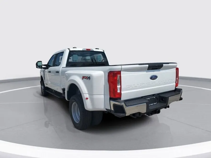 2026 Ford F-350 XL photo 1
