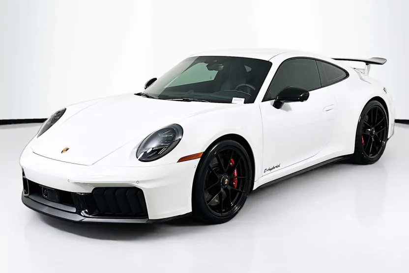2026 Porsche 911 4 GTS photo 1