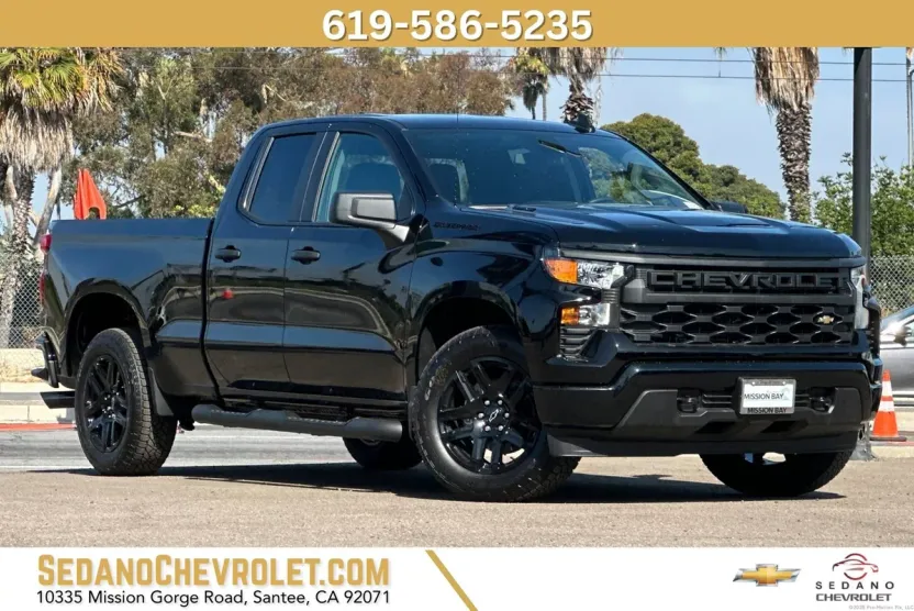 2025 Chevrolet Silverado 1500 Custom photo 1