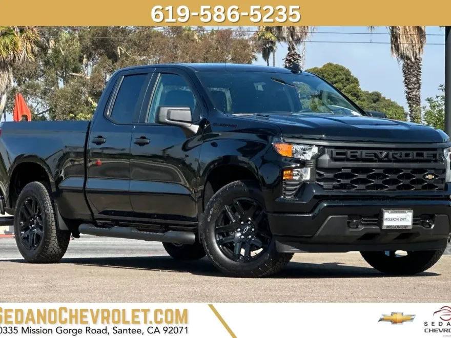2025 Chevrolet Silverado 1500 Custom photo 1