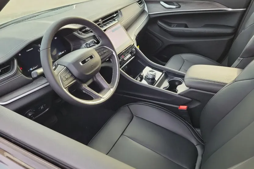 2025 Jeep Grand Cherokee Limited photo 1