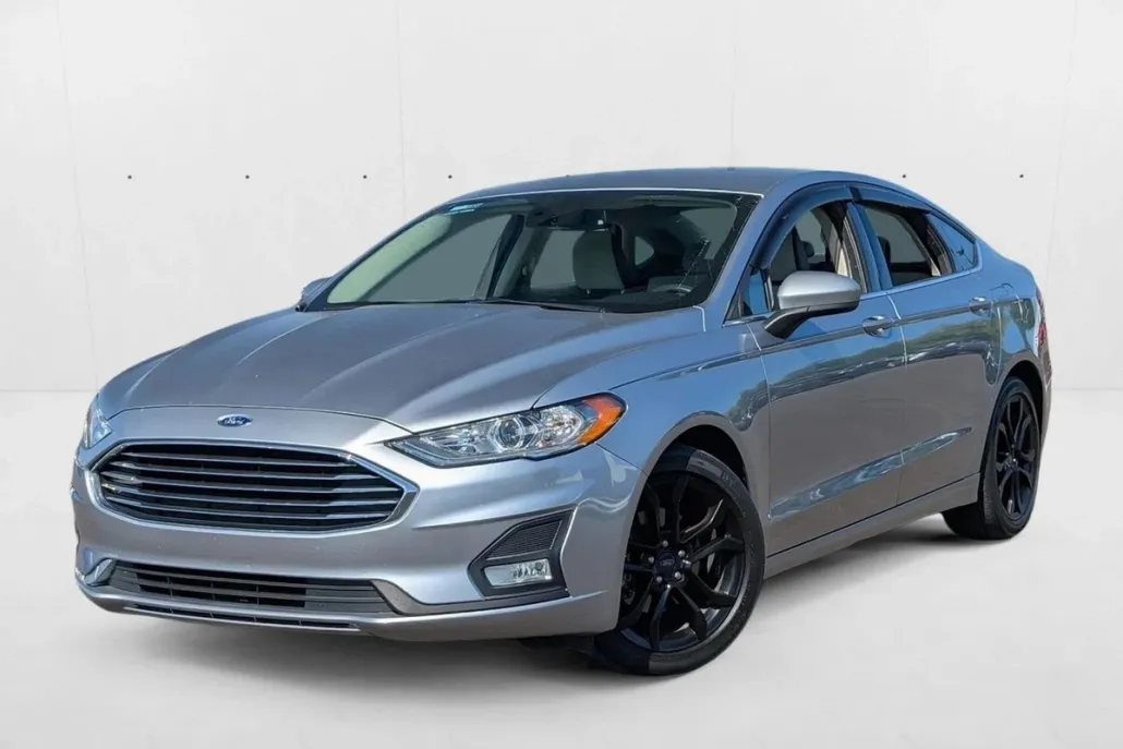 2020 Ford Fusion SE photo 1