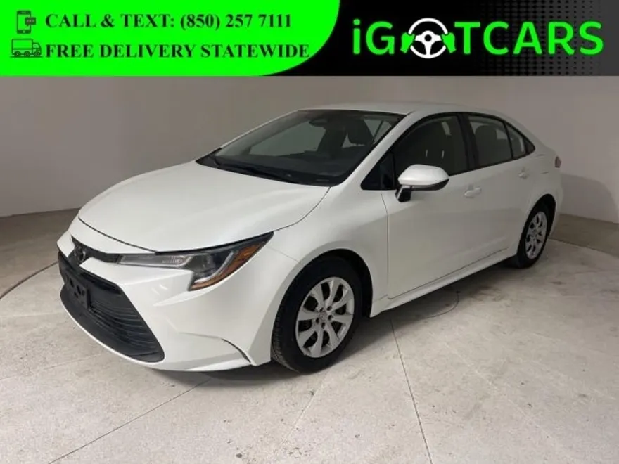 2025 Toyota Corolla LE photo 1