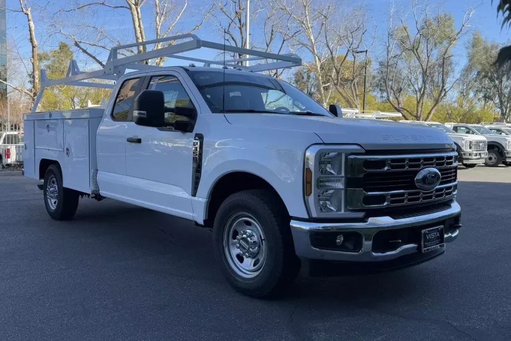 2025 Ford F-350 XL photo 1