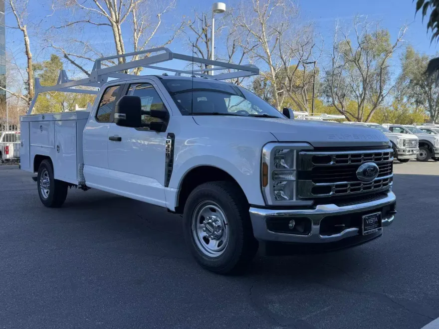 2025 Ford F-350 XL photo 1
