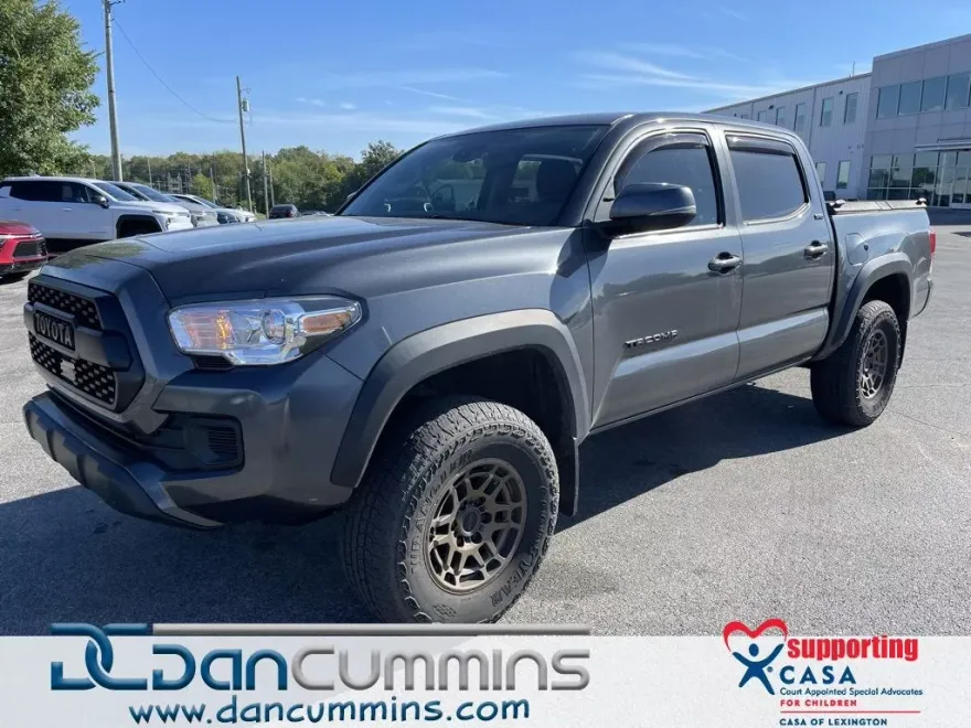 2023 Toyota Tacoma 4x4 SR photo 1