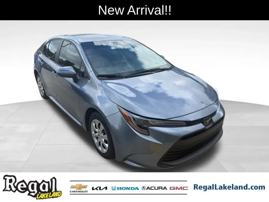 2024 Toyota Corolla LE photo 1
