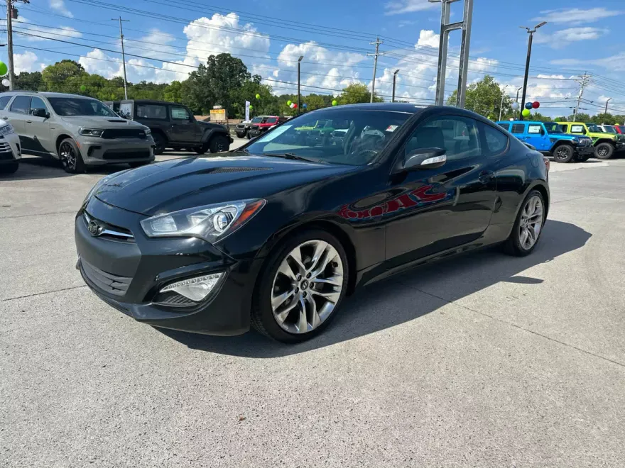2015 Hyundai Genesis 3.8 photo 1