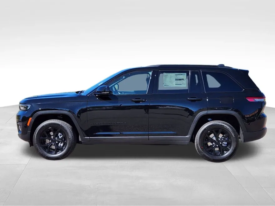 2025 Jeep Grand Cherokee Altitude photo 1