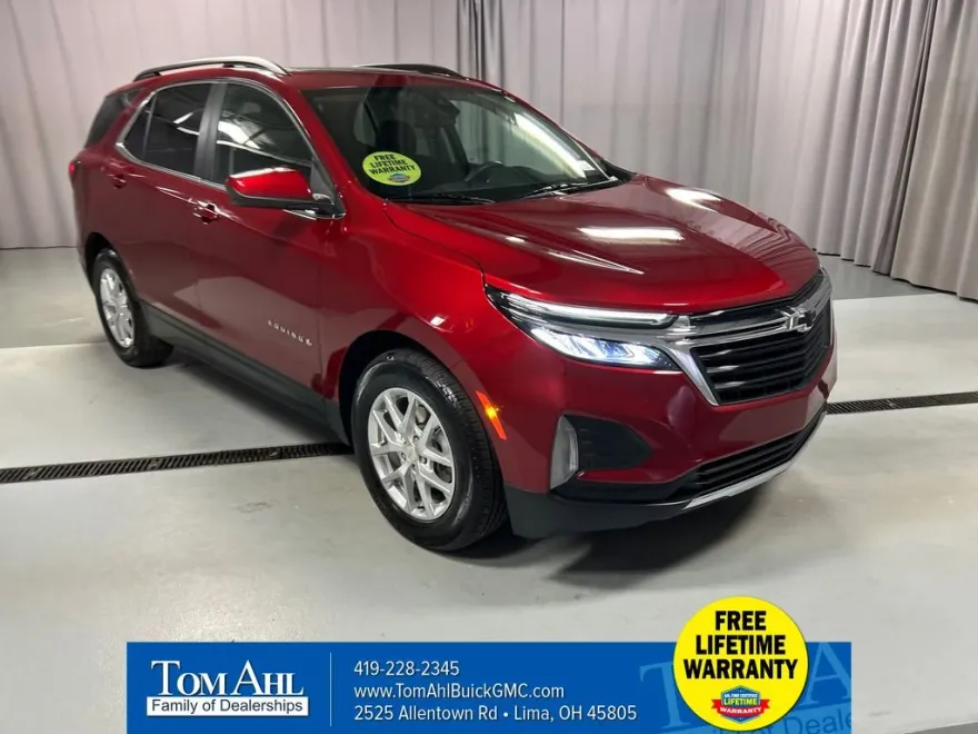 2024 Chevrolet Equinox LT photo 1