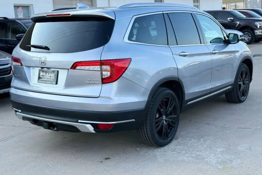 2019 Honda Pilot Elite photo 1