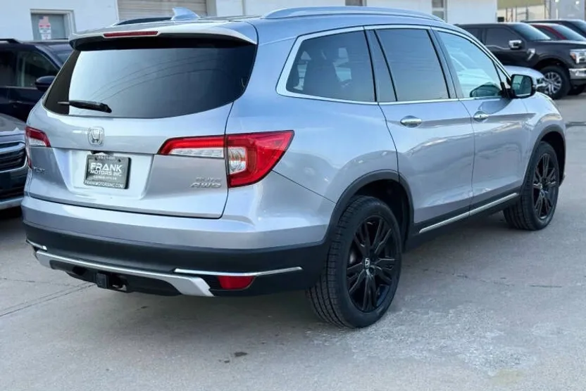 2019 Honda Pilot Elite photo 1
