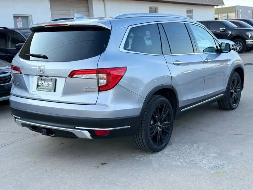 2019 Honda Pilot Elite photo 1