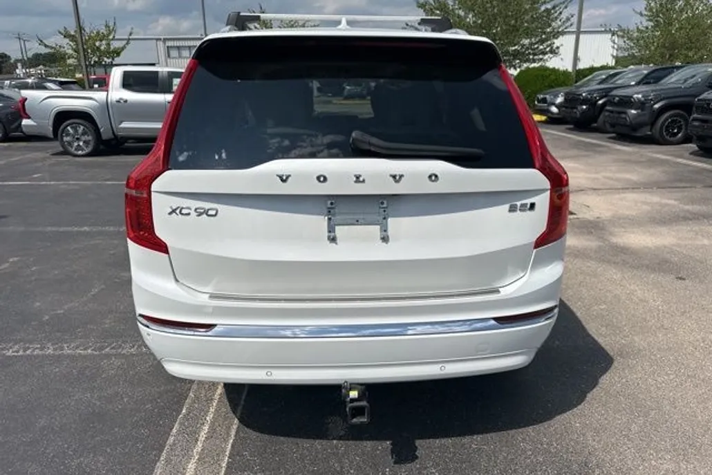 2023 Volvo XC90 B5 AWD Plus photo 1