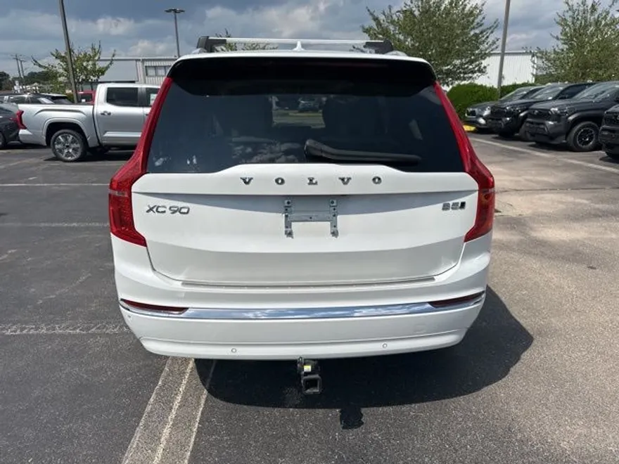 2023 Volvo XC90 B5 AWD Plus photo 1