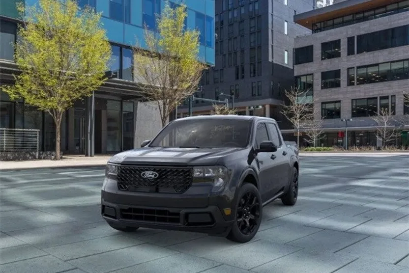 2025 Ford Maverick XLT photo 1