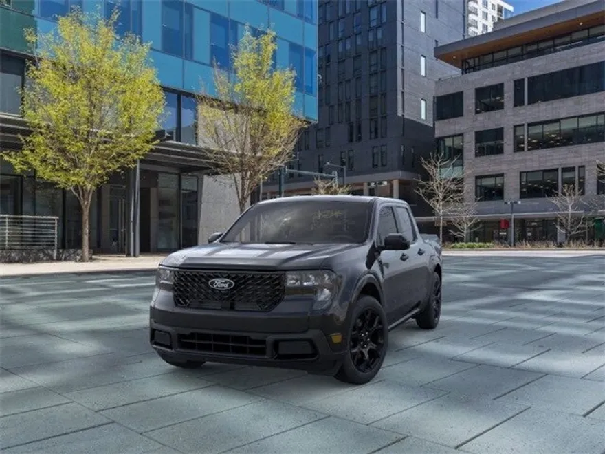 2025 Ford Maverick XLT photo 1