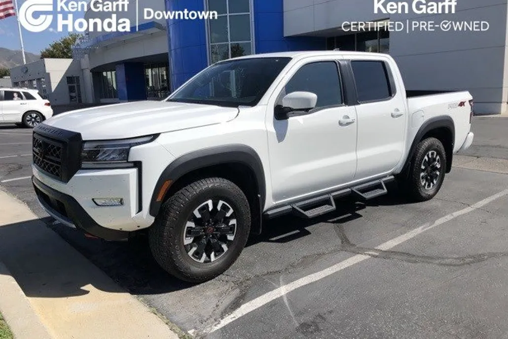2022 Nissan Frontier PRO-4X photo 1