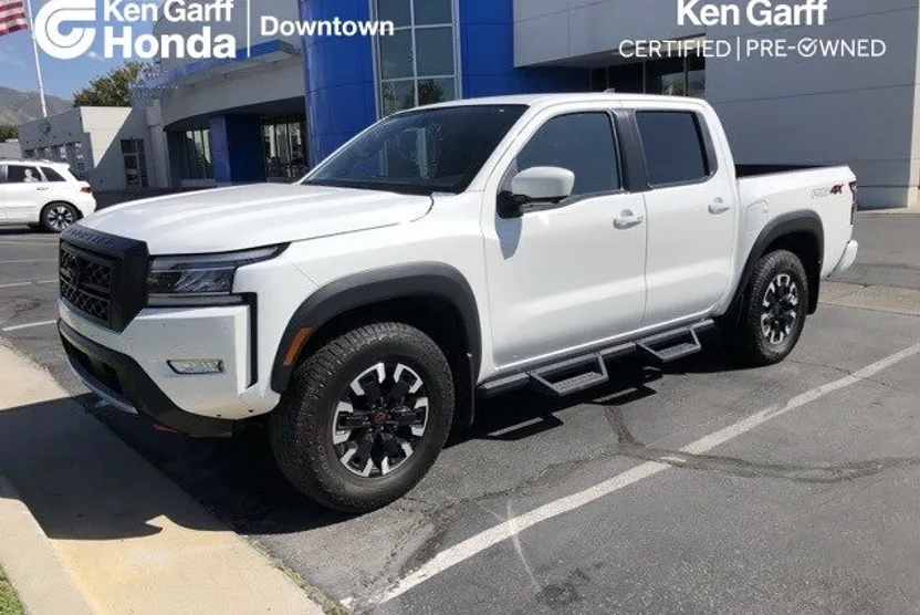 2022 Nissan Frontier PRO-4X photo 1