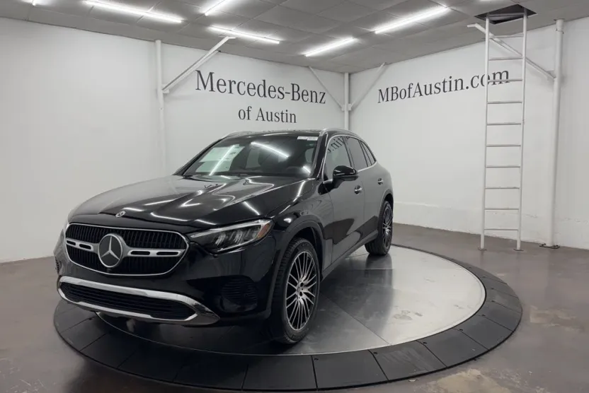 2026 Mercedes Benz GLC 300 photo 1