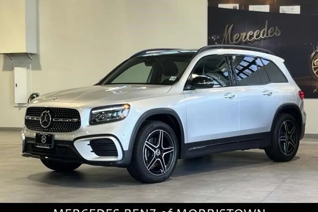 2024 Mercedes Benz GLB 250 photo 1