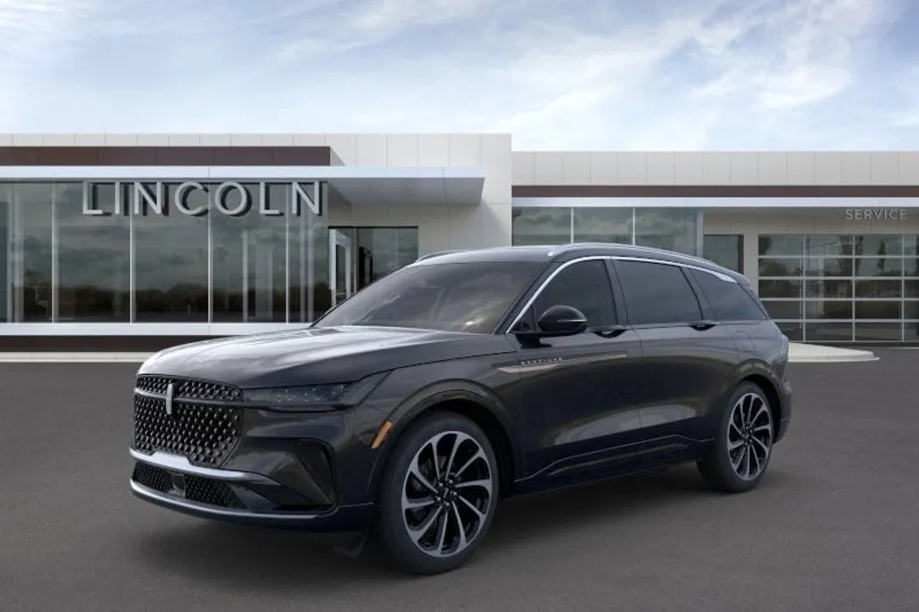 2025 Lincoln Nautilus Black Label photo 1