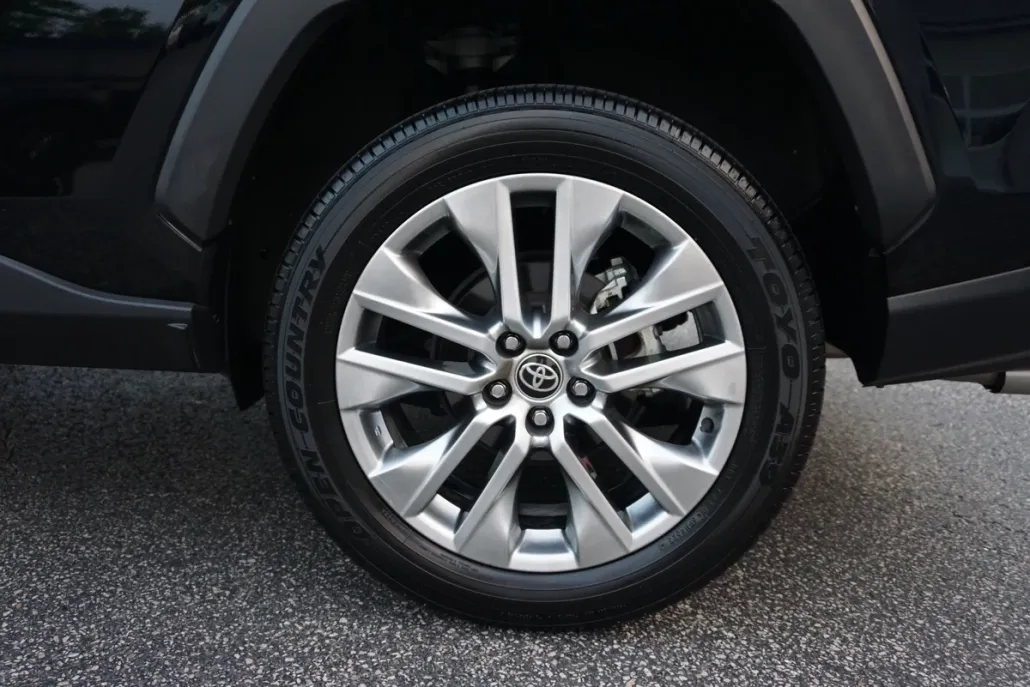 2024 Toyota RAV4 XLE Premium photo 1