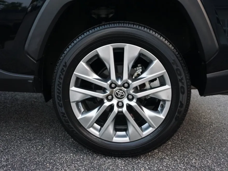 2024 Toyota RAV4 XLE Premium photo 1