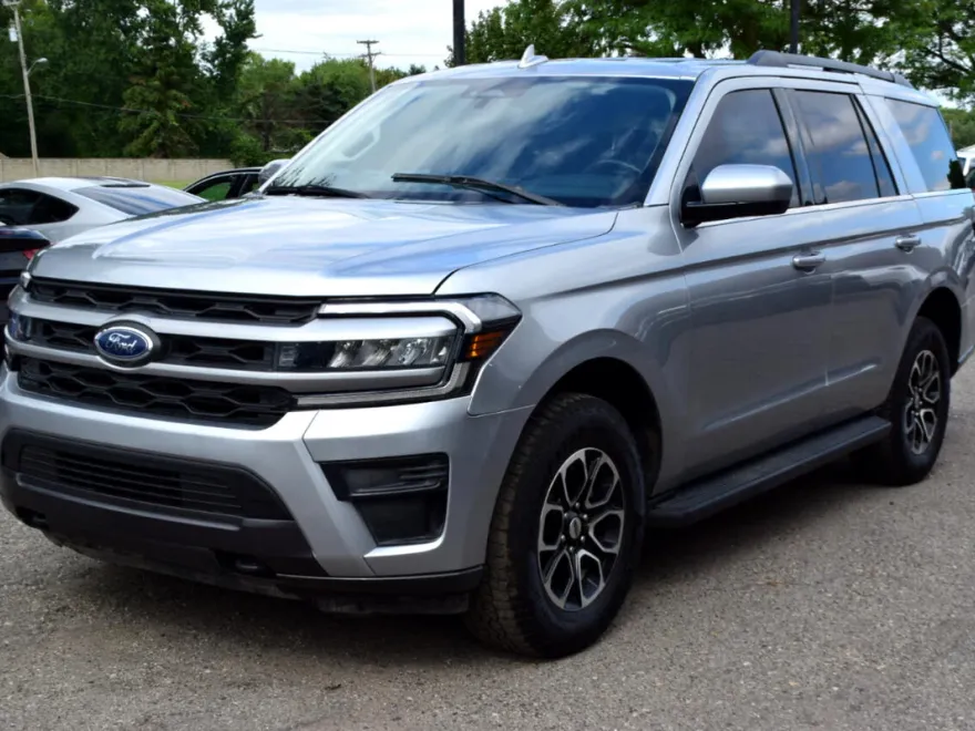 2022 Ford Expedition XLT photo 1
